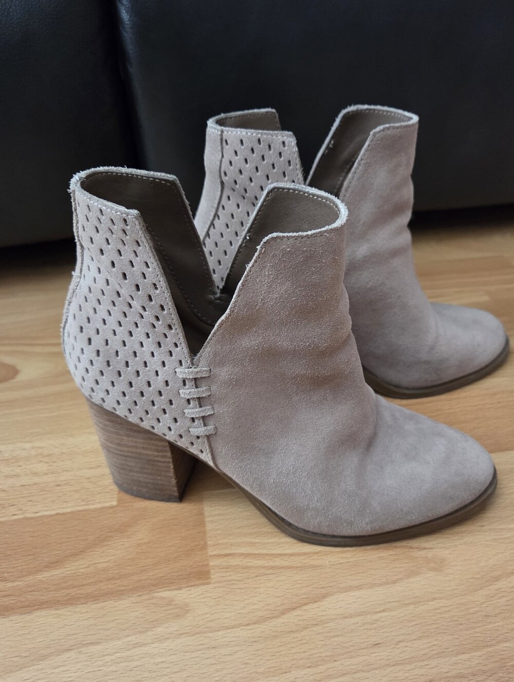 Steve Madden Suede Ankle Bootie in Taupe/Beige Boho Western Fall Winter Size 8